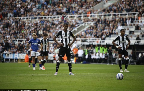 纽卡斯尔强硬回应伊萨克转会请求：绝不轻易放手