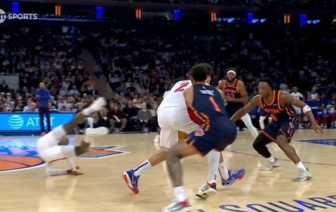 曼联4-1逆转双杀，与热刺决赛争冠！芒特2球复活增阿莫林欧冠希望