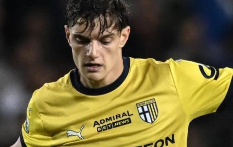 利物浦转会动态：斯洛特将与“10家英超俱乐部”争夺意甲后卫