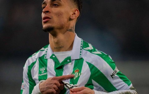 安东尼在贝蒂斯备受爱戴，拒绝返回曼联！贝蒂斯计划加薪延长租借协议