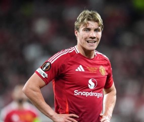 1.5亿欧签两大顶级进攻手，霍伊伦德拒绝离队，曼联还能相信他吗？