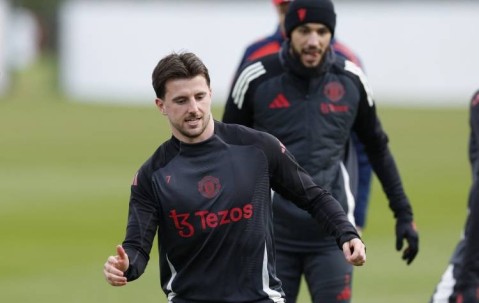 TA：曼联工资收入比英超最健康之一，问题是高薪球员经常上不了场